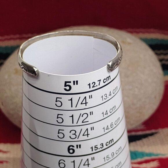 Vtg Signed J Nelson Navajo Child’s Baby Sterling Silver Cuff Bracelet Size 5 - Picture 3 of 9